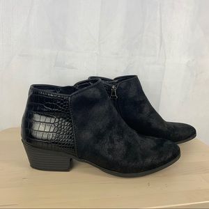 VERA WANG Black Ankle Chelsea Boots Sz 8.5!